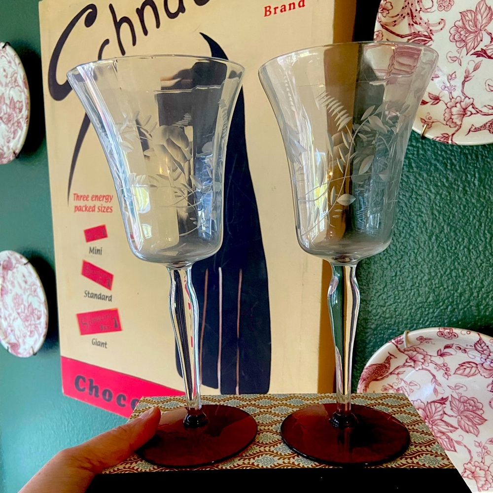 Vintage etched glasses with red food set 2